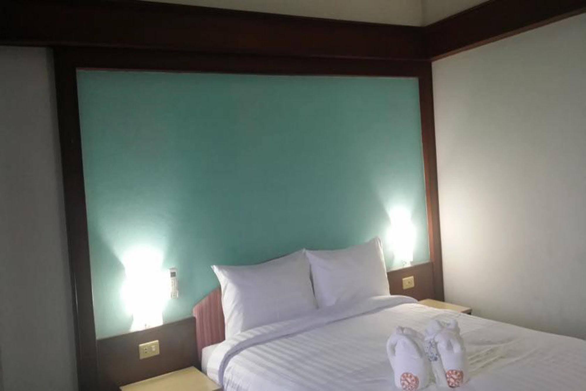 The 1 Place Hat Yai Exterior foto